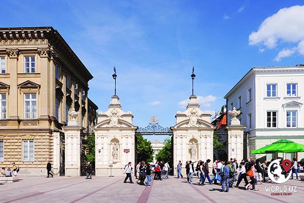The Warsaw University of Business | Study in Poland | Education Abroad